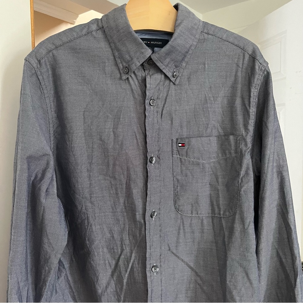 2/30$ ⭐️ Tommy Hilfiger Button-Down Shirt